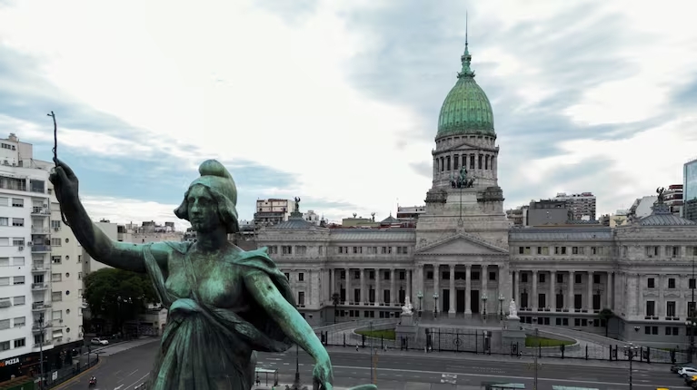 Reformas en el Derecho del Trabajo: Ley Bases y Nuevo procedimiento Laboral en Provincia de Buenos Aires