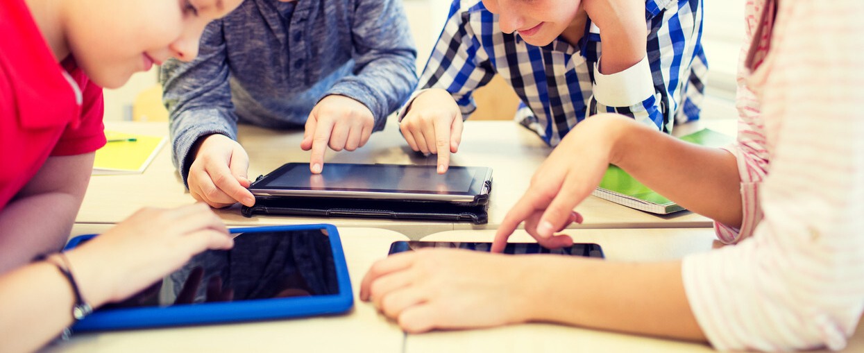 Derechos digitales de niñas, niños y adolescentes